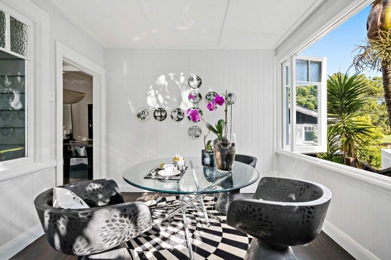 Photo of property in 20 Seabreeze Road, Narrow Neck, Auckland, 0624