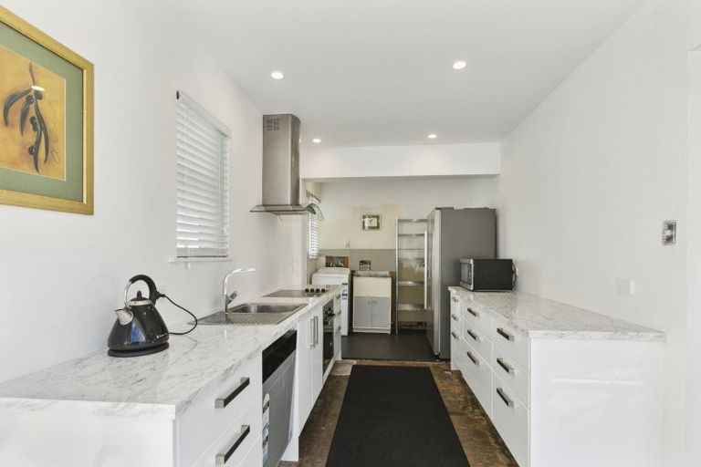 Photo of property in 25 Burrows Avenue, Karori, Wellington, 6012