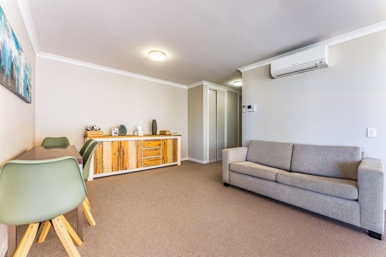 Photo of property in 102 Landmark Terrace, Orewa, 0931