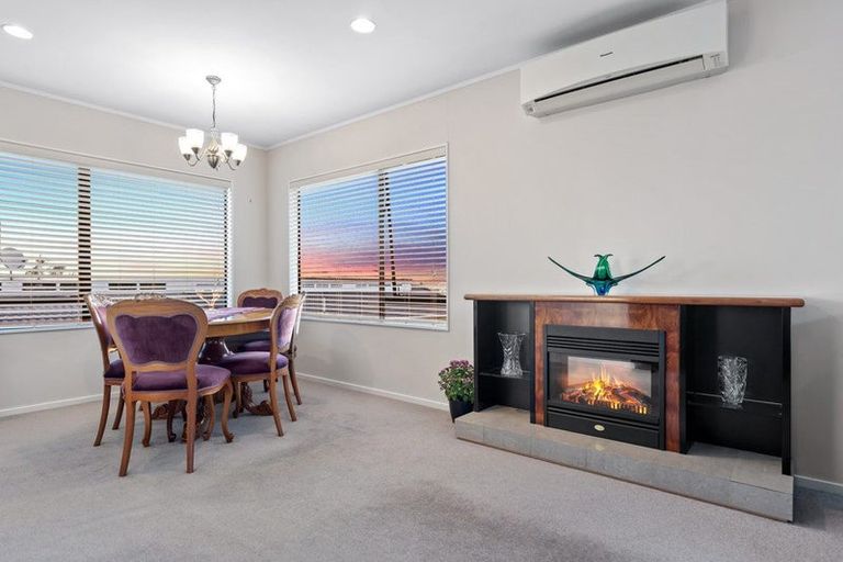 Photo of property in 1/14a Richards Avenue, Forrest Hill, Auckland, 0620