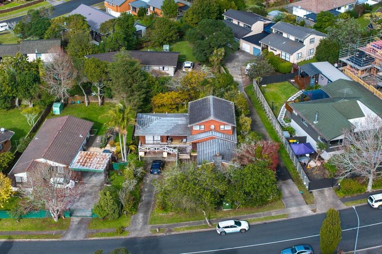 Photo of property in 121 Oaktree Avenue, Browns Bay, Auckland, 0630