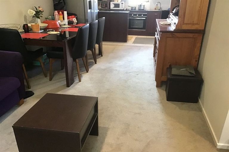 Photo of property in 2/85 Portage Road, New Lynn, Auckland, 0600