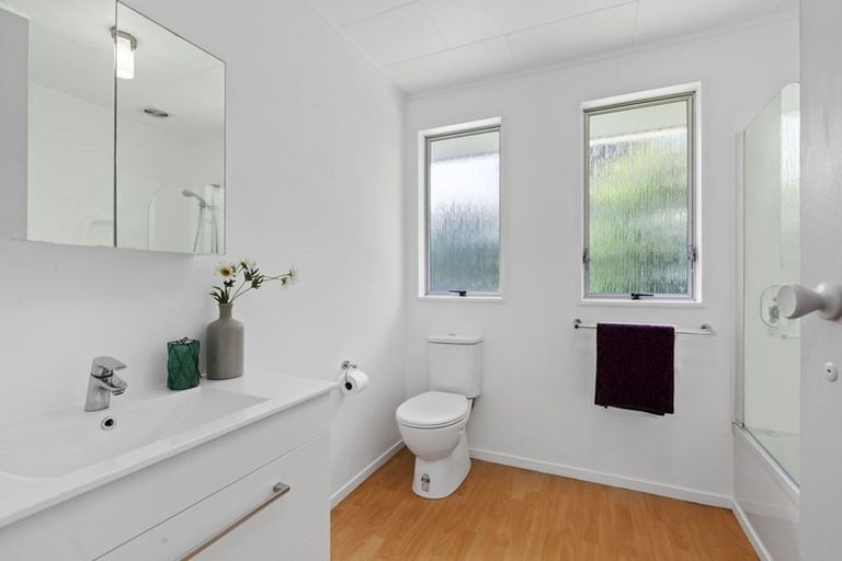 Photo of property in 15 Pine Street, New Lynn, Auckland, 0600