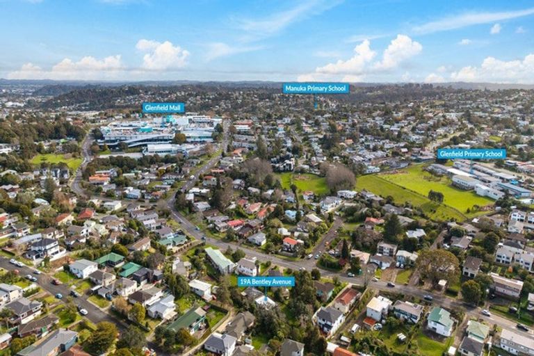 Photo of property in 2/19 Bentley Avenue, Glenfield, Auckland, 0629