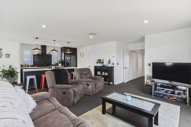 Photo of property in 7 Valour Drive, Rangiora, 7400