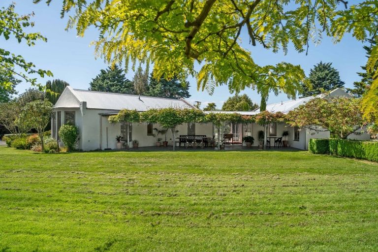 Photo of property in 32 Papawai Road, Papawai, Greytown, 5794