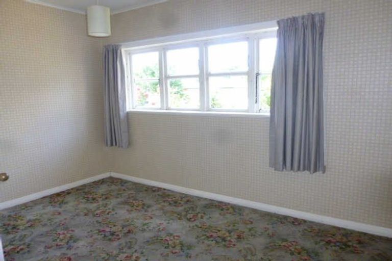 Photo of property in 2 Kawaka Street, Riccarton, Christchurch, 8041