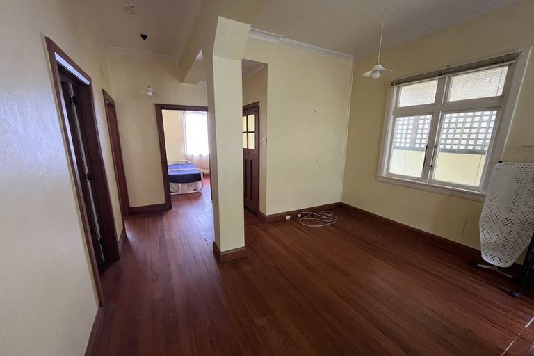 Photo of property in 6 Young Street, New Plymouth, 4310