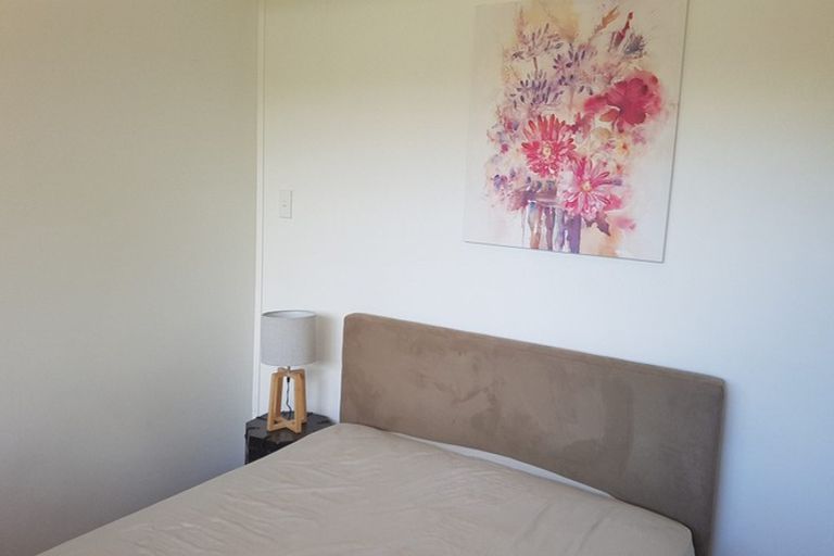 Photo of property in 14 Oaktree Avenue, Browns Bay, Auckland, 0630