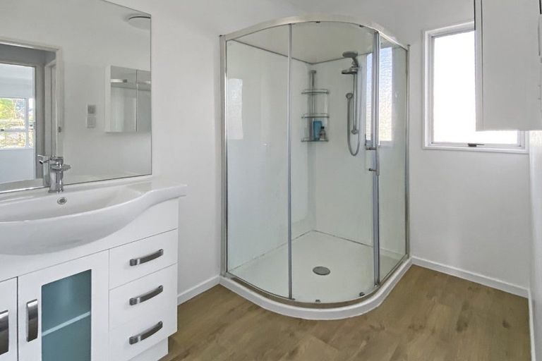 Photo of property in 14 Hillcrest Drive, Kelvin Grove, Palmerston North, 4414