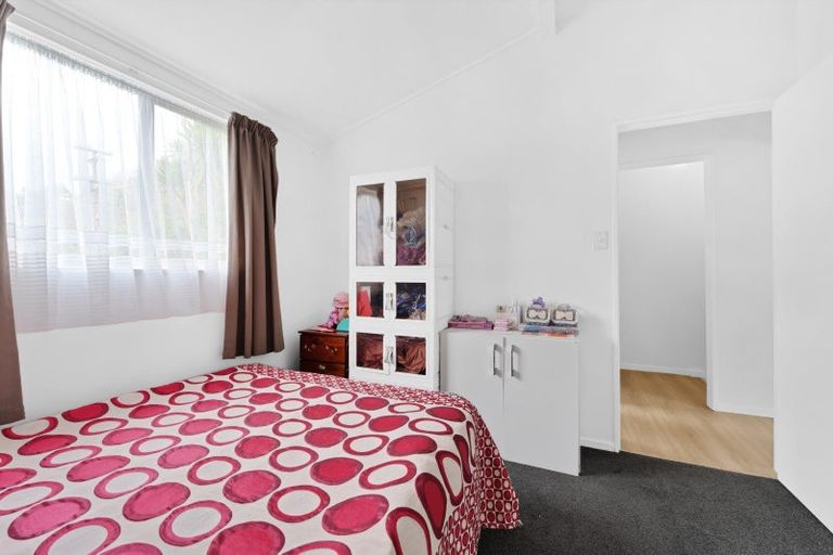Photo of property in 2/264 Grounsell Crescent, Belmont, Lower Hutt, 5010