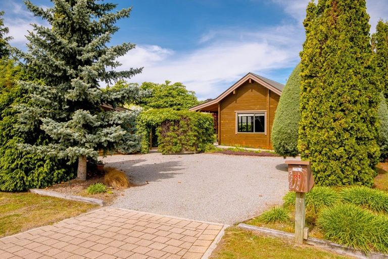 Photo of property in 21 Meadowstone Drive, Wanaka, 9305