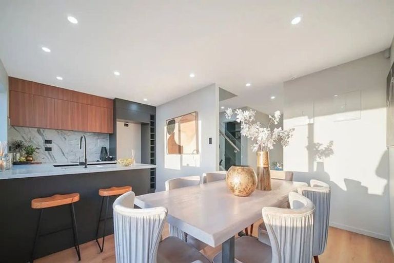 Photo of property in 1/6b William Roberts Road, Pakuranga, Auckland, 2010