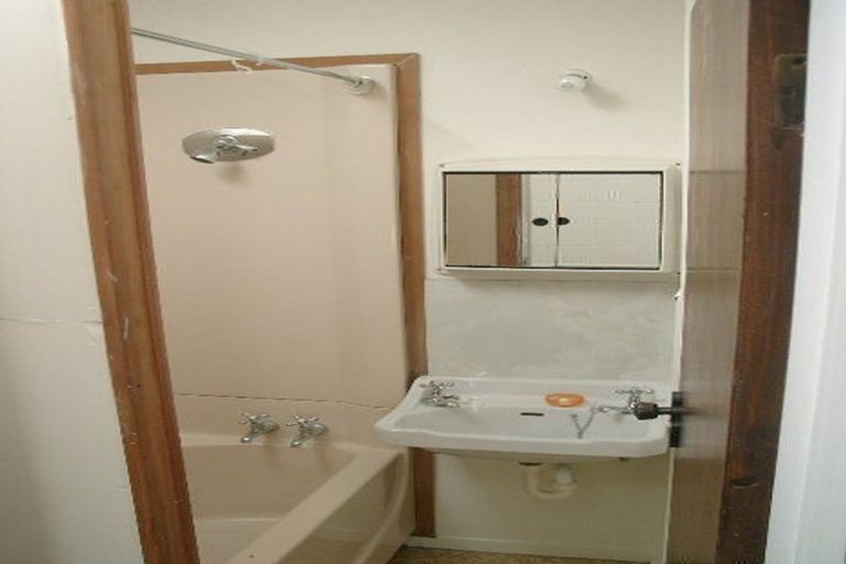 Photo of property in 20f2 Frankmoore Avenue, Johnsonville, Wellington, 6037