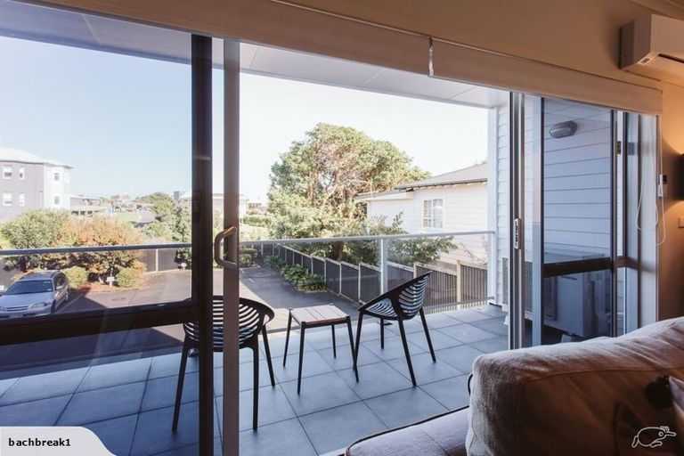 Photo of property in The Strand, 8/16 Ronald Street, Strandon, New Plymouth, 4312