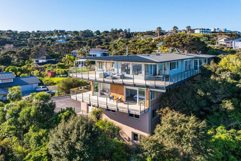 Photo of property in 52 Beauvoir Avenue, Matakatia, Whangaparaoa, 0930