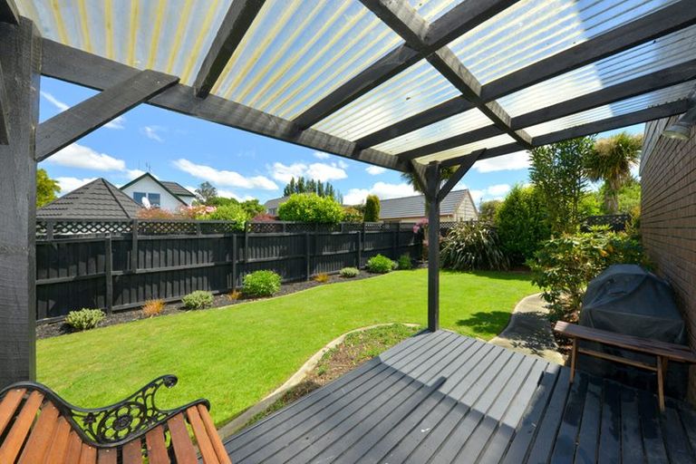 Photo of property in 25 Rubens Place, Burnside, Christchurch, 8053