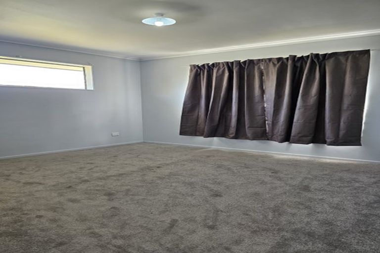 Photo of property in 70a Manuroa Road, Takanini, 2112