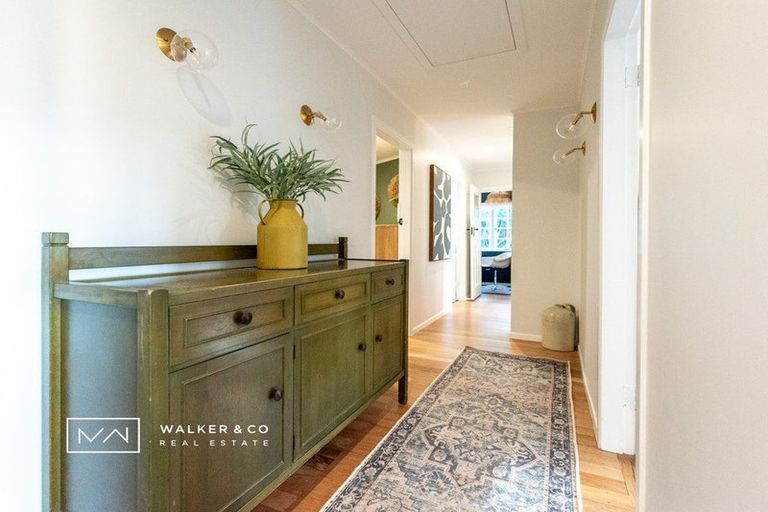 Photo of property in 4 Elmslie Road, Pinehaven, Upper Hutt, 5019