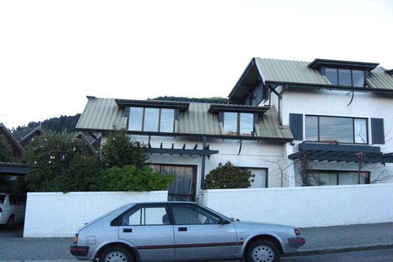 Photo of property in 10 Frankton Road, Queenstown, 9300