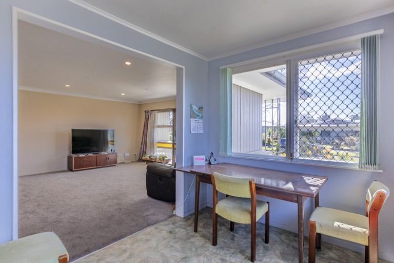 Photo of property in 15 Elliott Street, Taradale, Napier, 4112
