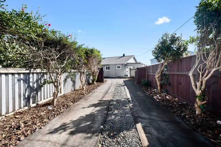 Photo of property in 204a Tukapa Street, Westown, New Plymouth, 4310