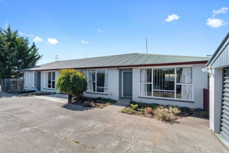 Photo of property in 2/6 Jade Place, Parklands, Christchurch, 8083
