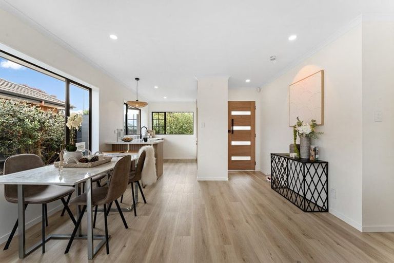 Photo of property in 21 Sandwick Drive, Weymouth, Auckland, 2103