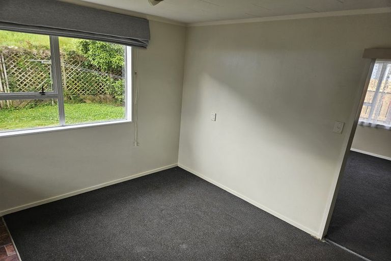 Photo of property in 51f1- Hartford Crescent, Totara Park, Upper Hutt, 5018