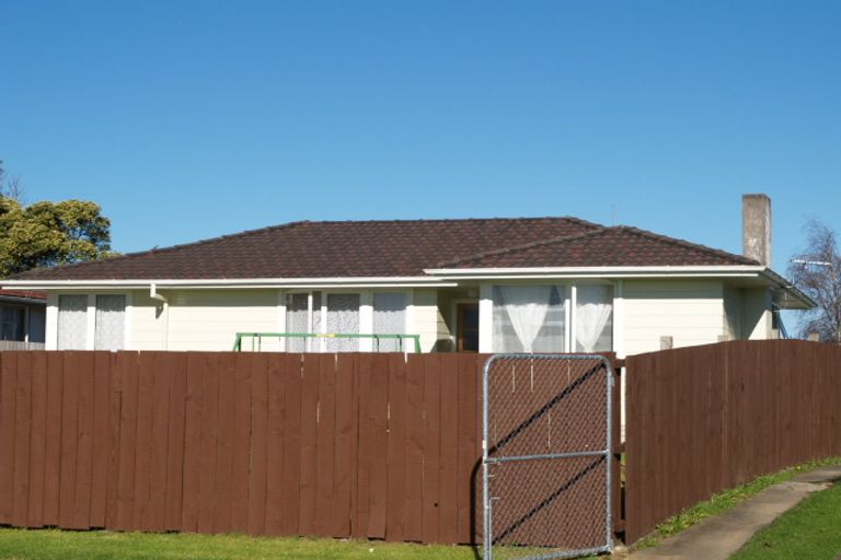 Photo of property in 48 Lavinia Crescent, Mangere East, Auckland, 2024