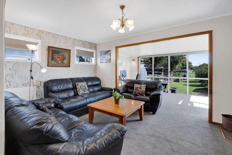Photo of property in 12 Miro Street, Merrilands, New Plymouth, 4312