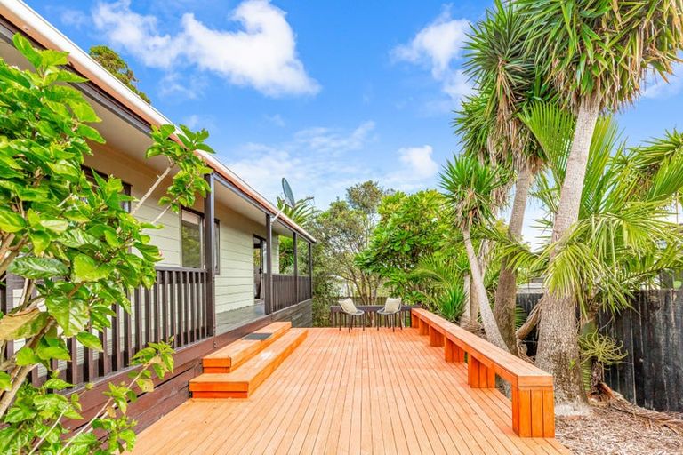 Photo of property in 91a/2 Beach Road, Te Atatu Peninsula, Auckland, 0610
