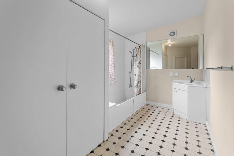 Photo of property in 11 Miami Street, Mangere East, Auckland, 2024
