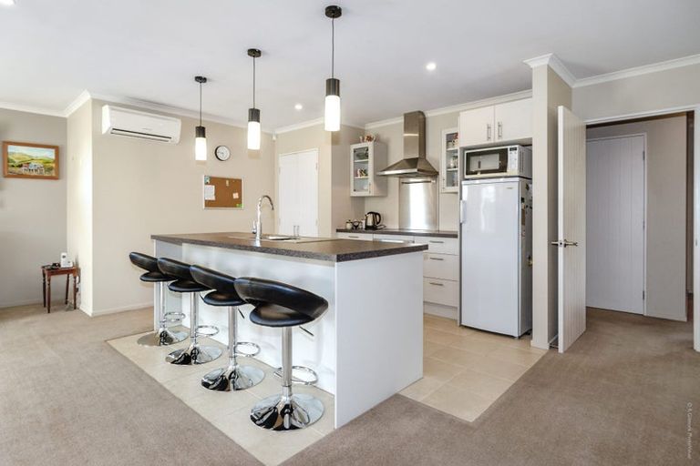 Photo of property in 10 Rochester Crescent, Rolleston, 7614