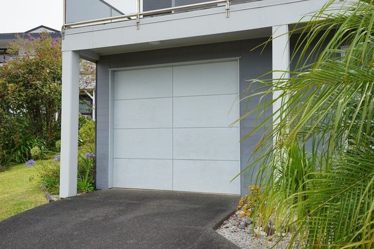 Photo of property in 3 Orewa Heights Crescent, Orewa, 0931