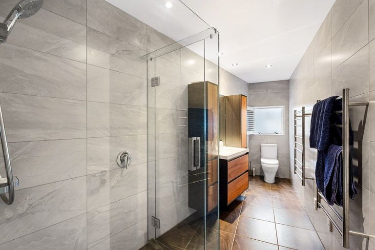 Photo of property in 15 Woodford Heights, Havelock North, 4130