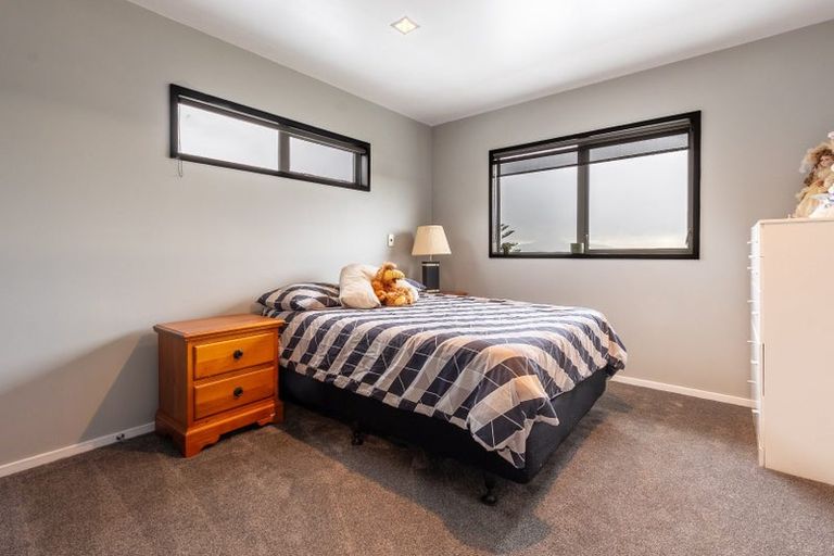 Photo of property in 48 Kotare Street, Waikanae, 5036