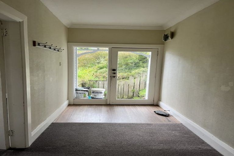 Photo of property in 75 Todman Street, Brooklyn, Wellington, 6021