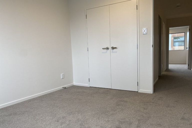 Photo of property in 27 Paetai Lane, Te Atatu Peninsula, 0610