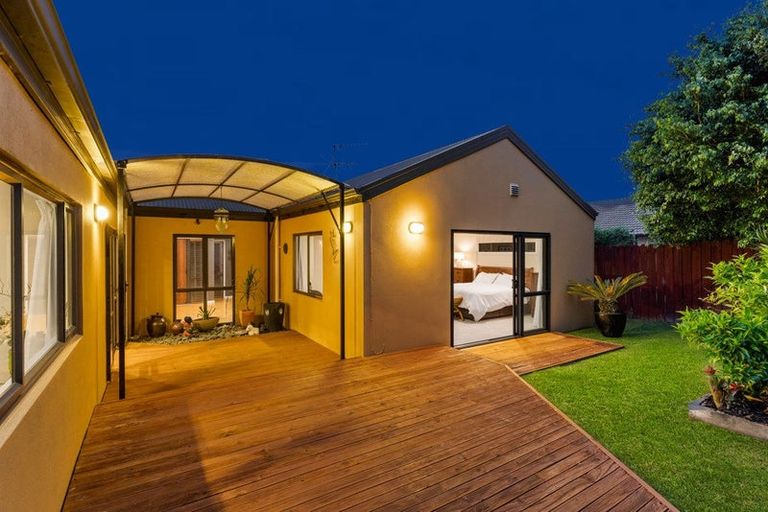 Photo of property in 17 Piriti Drive, Te Atatu Peninsula, Auckland, 0610