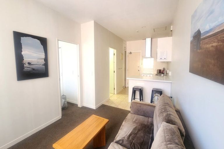 Photo of property in Terrace Tower Apartments, 2d/126 The Terrace, Wellington Central, Wellington, 6011