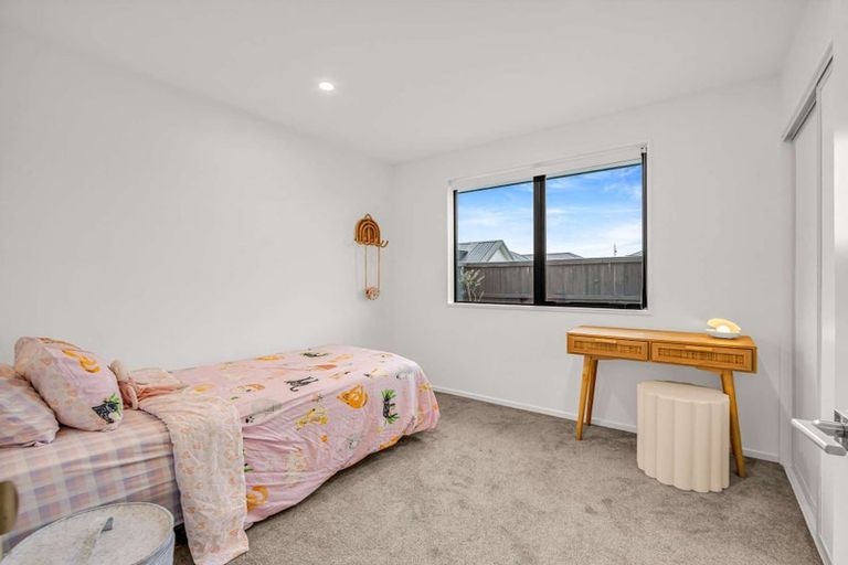 Photo of property in 10 Te Pakiaka Road, Pegasus, 7612