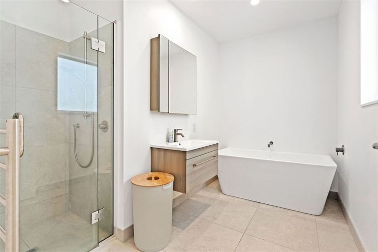 Photo of property in 3 Joseph Kokich Avenue, Swanson, Auckland, 0614