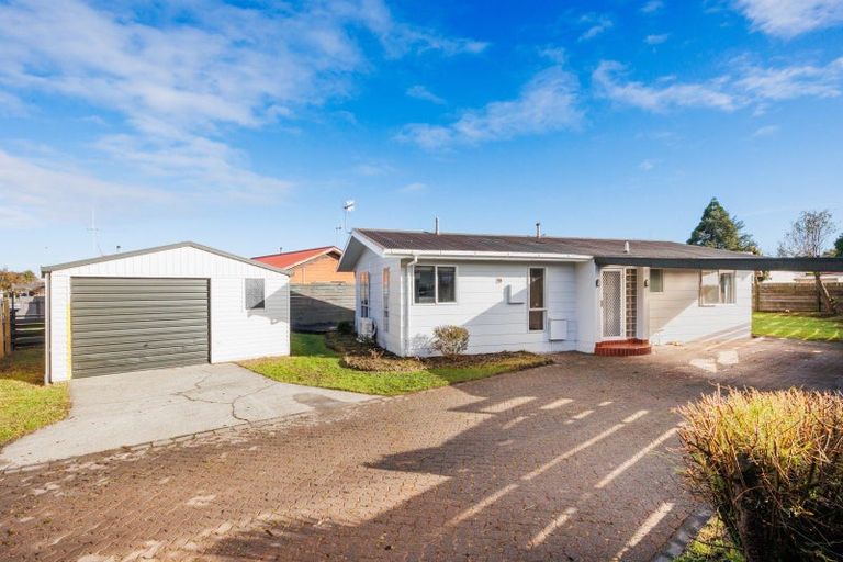 Photo of property in 41 Acacia Street, Kelvin Grove, Palmerston North, 4414