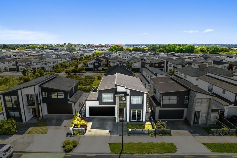 Photo of property in 25 Roa Avenue, Hobsonville, Auckland, 0616