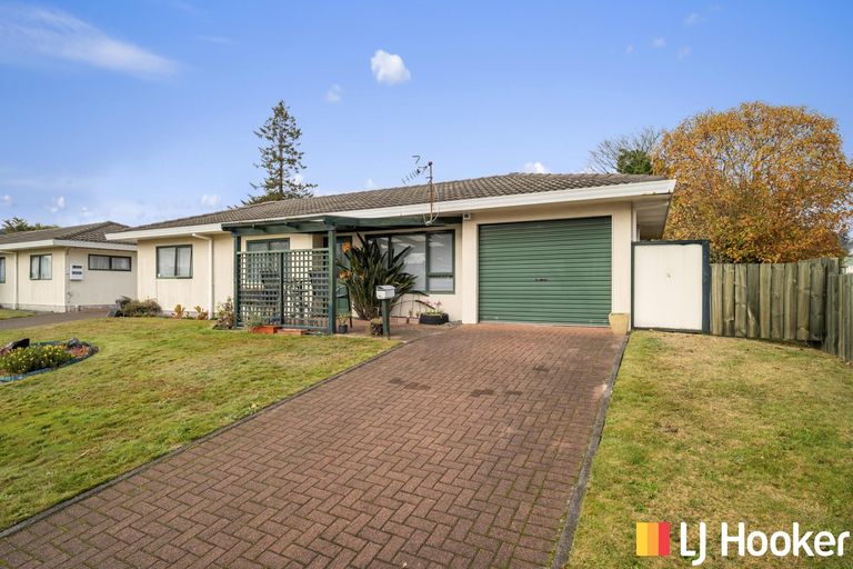 Photo of property in 11unit Mckee Avenue, Fenton Park, Rotorua, 3010