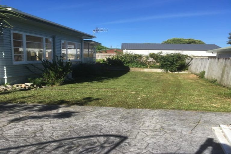 Photo of property in 2 Karu Crescent, Waikanae, 5036