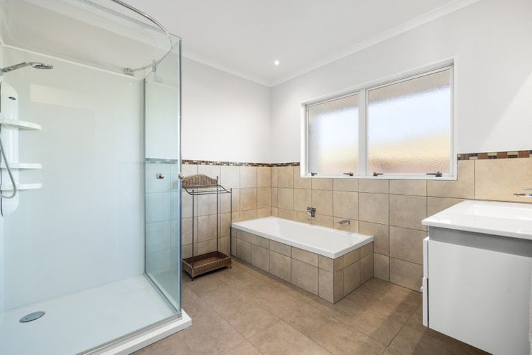 Photo of property in 10 Highgrove Place, Bethlehem, Tauranga, 3110