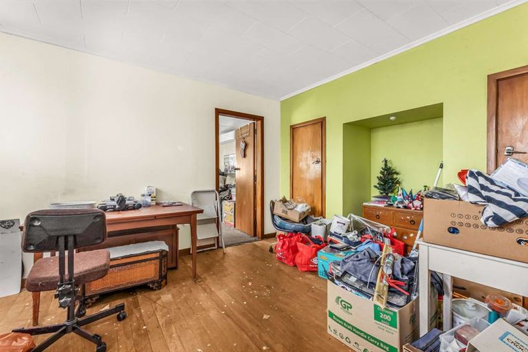 Photo of property in 14 Tawa Street, Inglewood, 4330