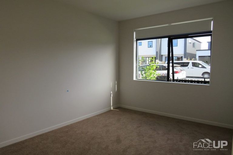 Photo of property in 28 Hea Road, Hobsonville, Auckland, 0616